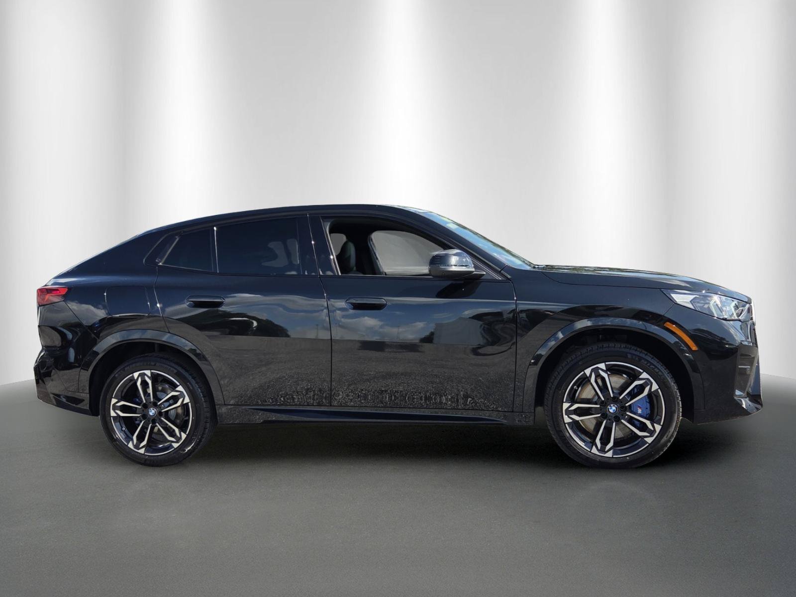 New 2026 BMW X2 xDrive28i w/ Technology Package AWD/4WD image 8
