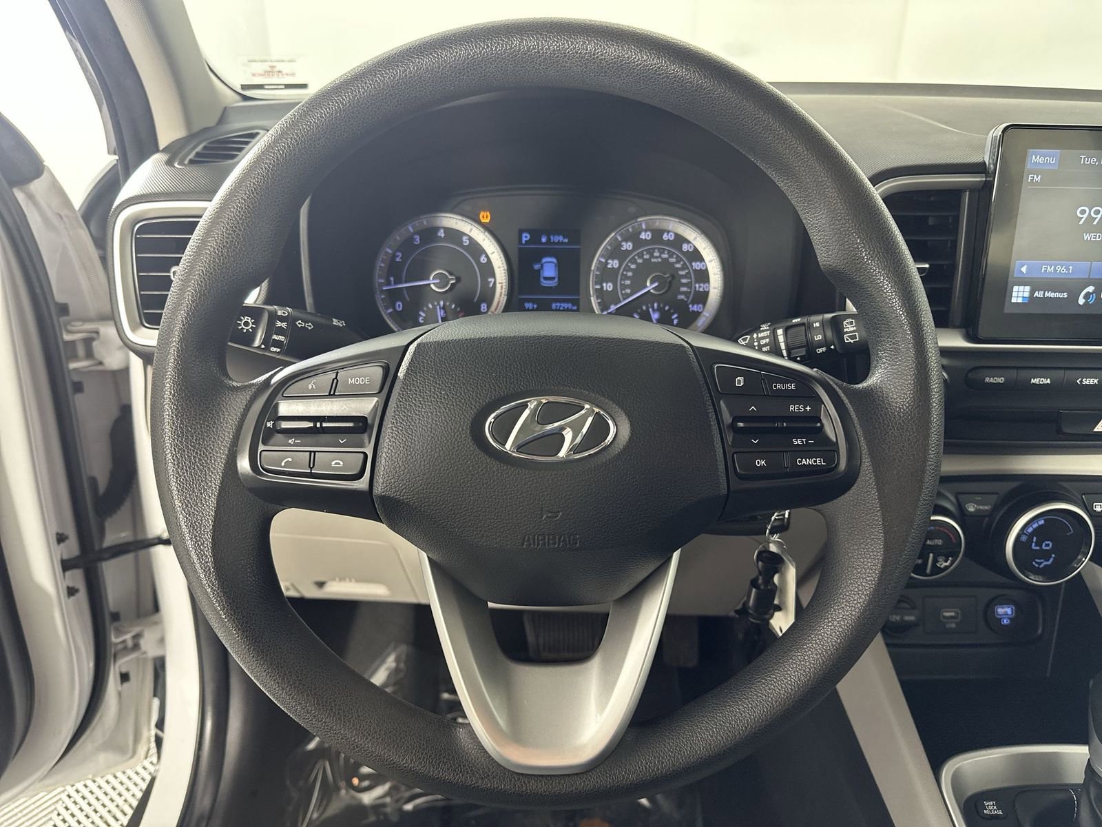 Used 2020 Hyundai Venue SEL FWD image 14