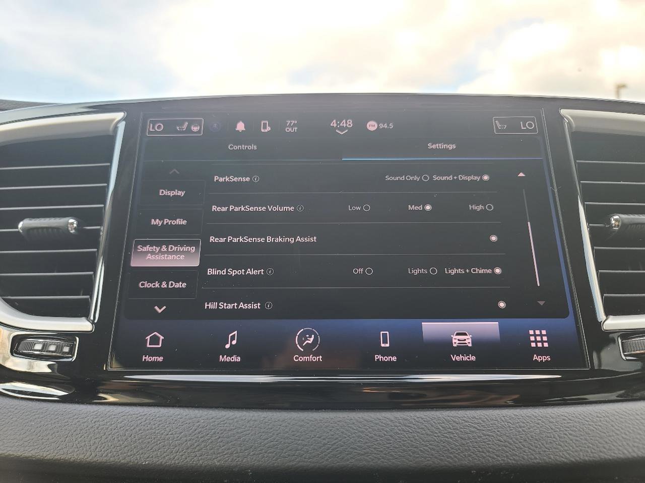 Used 2023 Chrysler Pacifica Touring-L FWD image 25