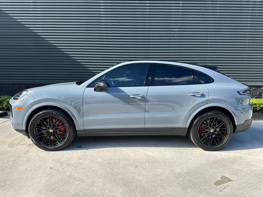 Used 2025 Porsche Cayenne S image 2