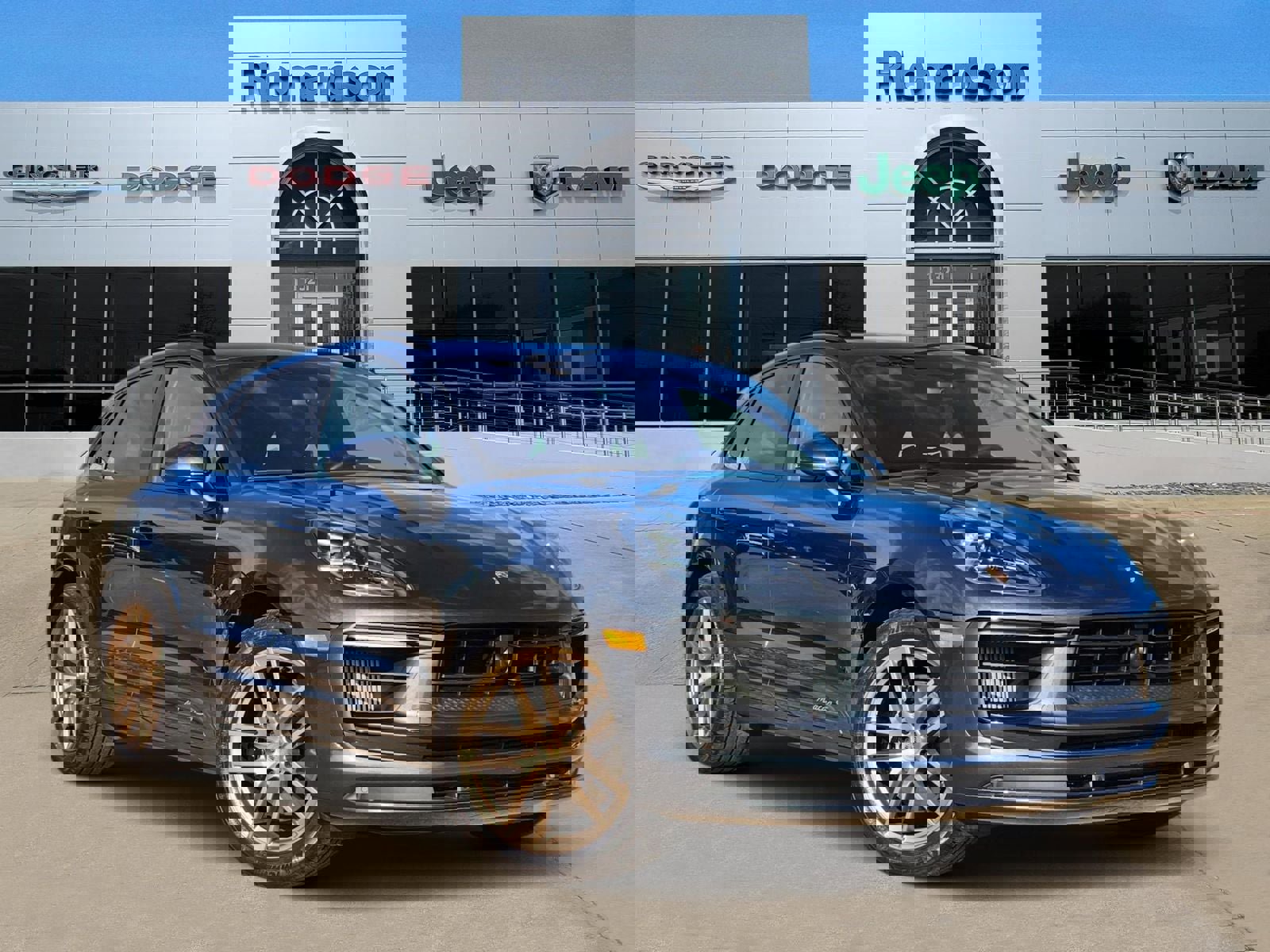 Used 2023 Porsche Macan S w/ Sport Chrono Package image 1