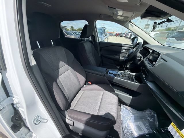 New 2026 Nissan Rogue SV w/ Cold Weather Package AWD/4WD image 23