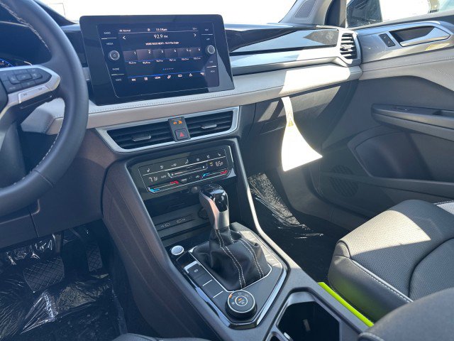 New 2025 Volkswagen Taos SEL image 17