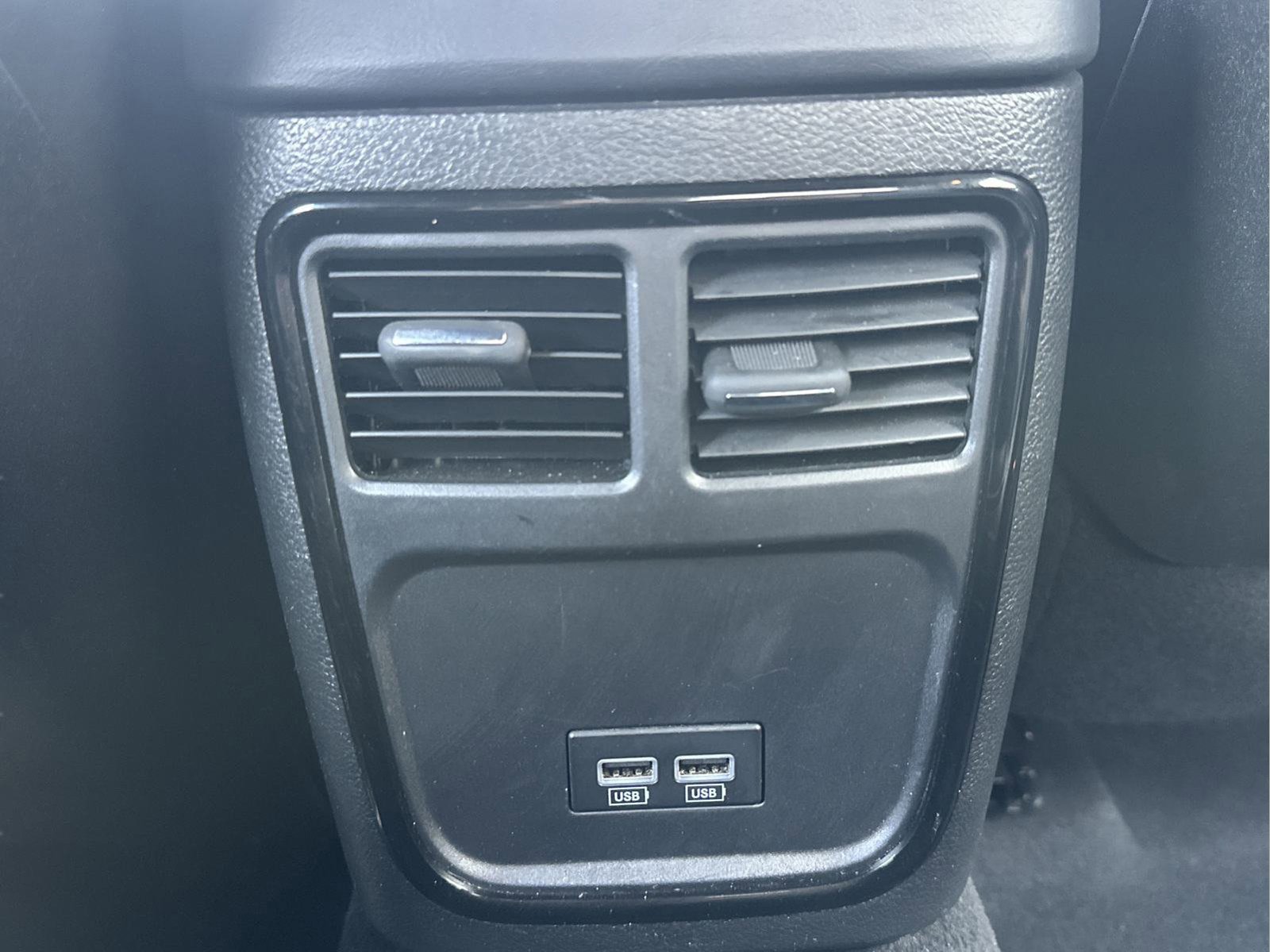 Used 2023 Chrysler 300 S image 9