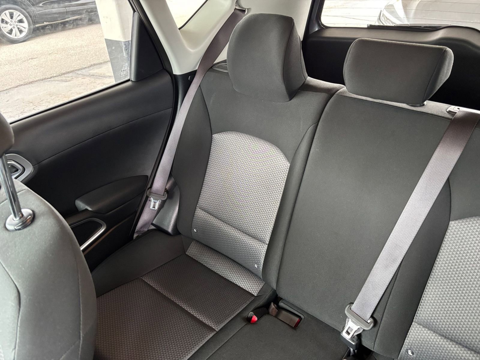 Used 2025 Kia Soul LX w/ LX Technology Package FWD image 37