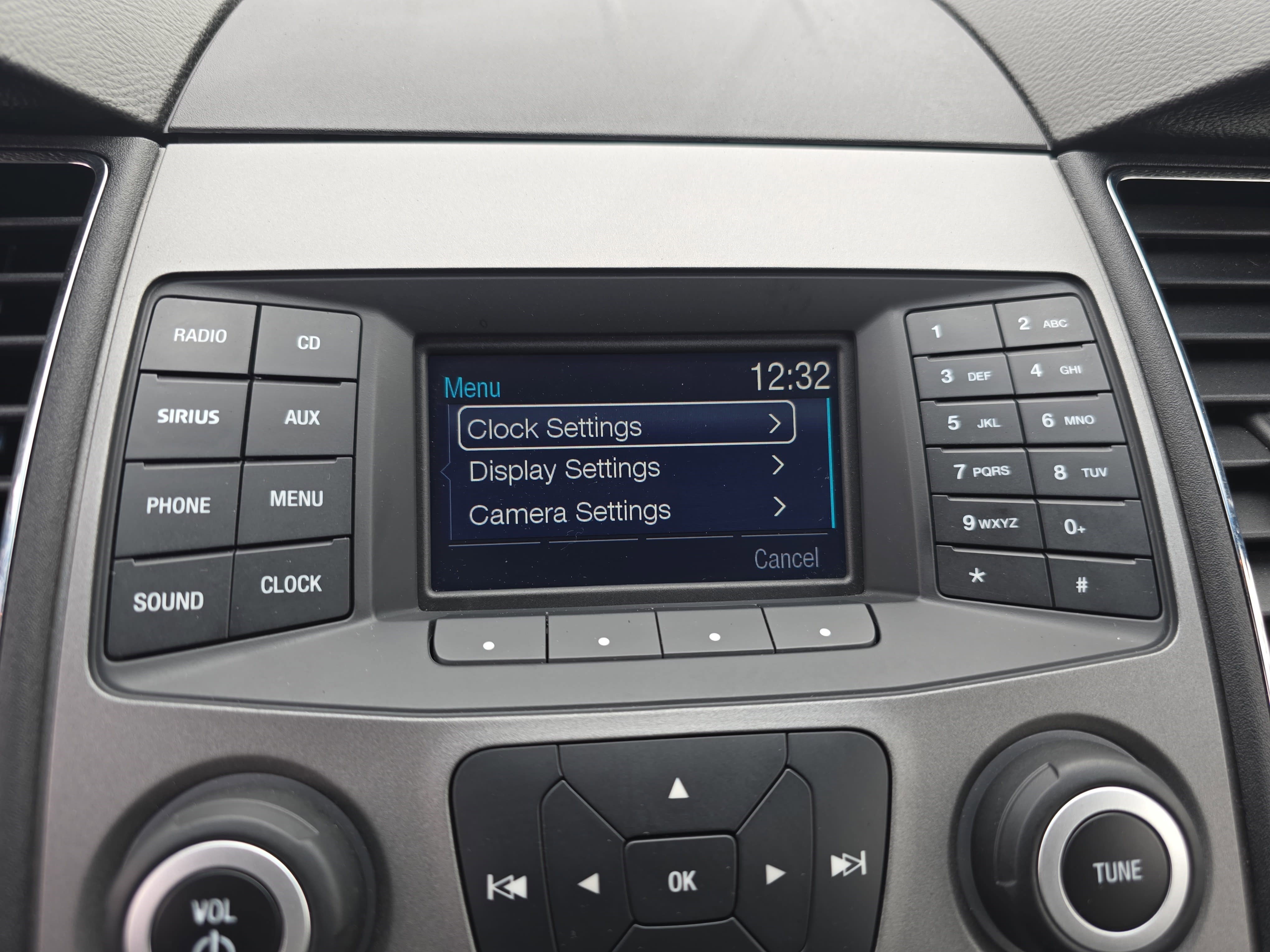 Used 2016 Ford Taurus SEL image 21