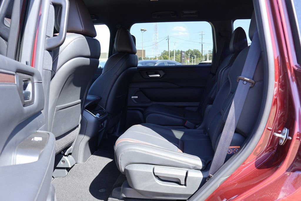 New 2026 Nissan Armada SL w/ Captain's Chari Seat Package image 8