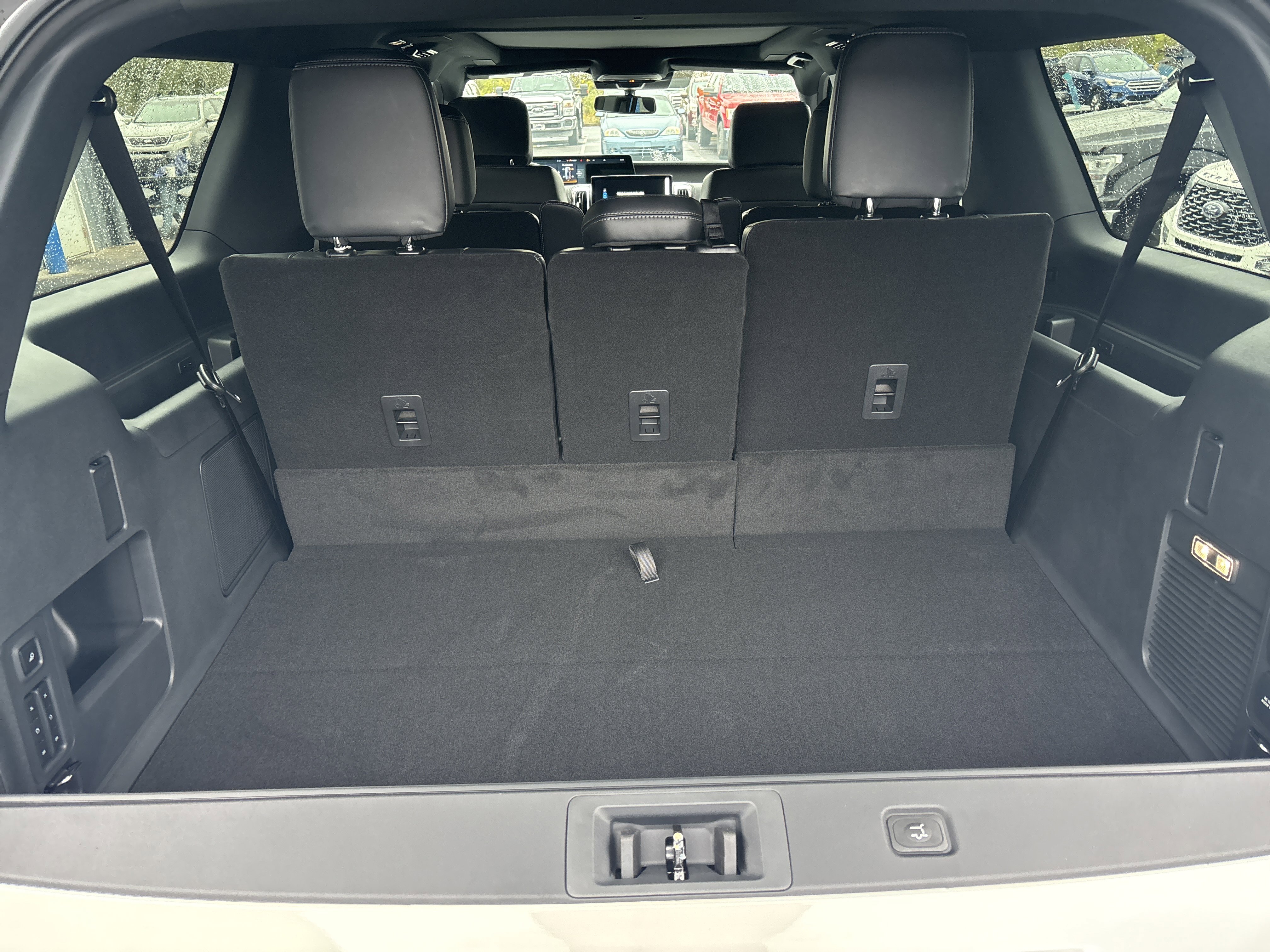 New 2025 Ford Expedition Max Platinum image 5