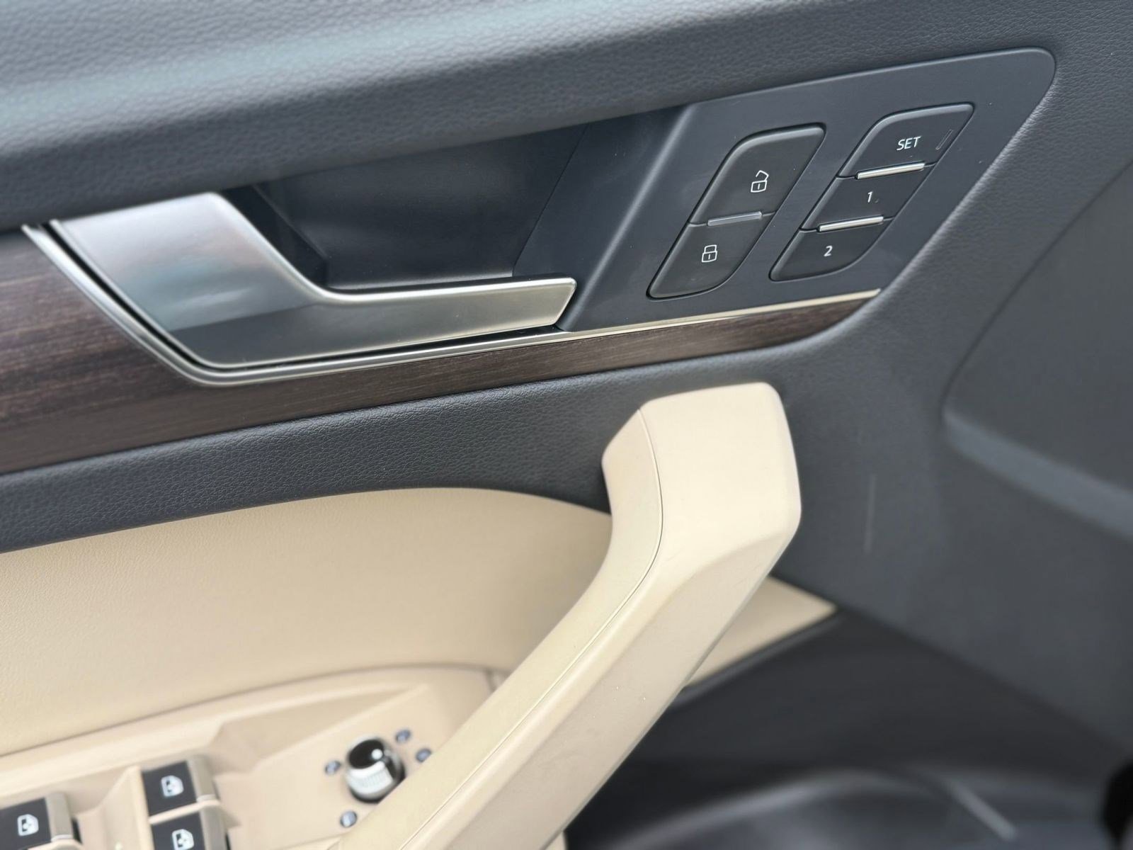 Used 2023 Audi Q5 2.0T Premium w/ Convenience Package image 21