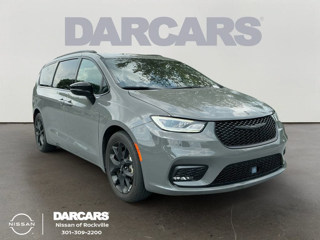 Used 2025 Chrysler Pacifica Limited