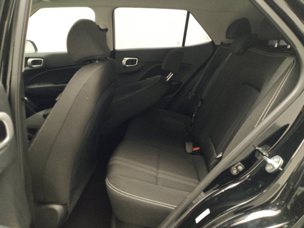 Used 2020 Hyundai Venue SEL FWD image 18