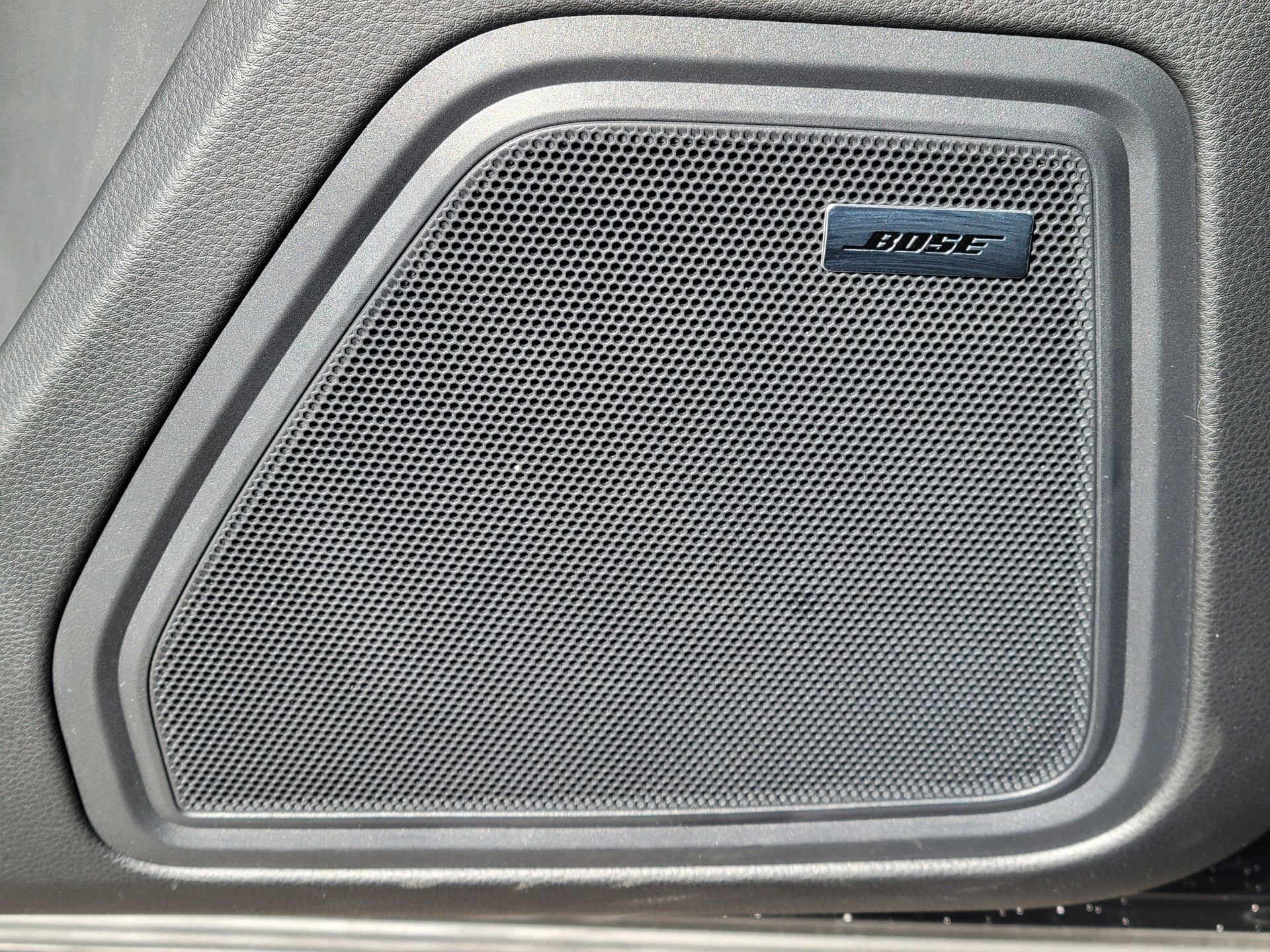 Used 2025 Porsche Macan image 24