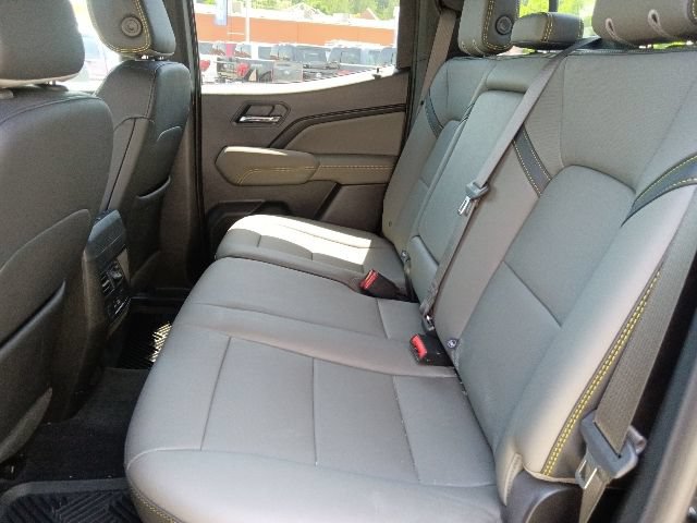 Used 2025 Chevrolet Colorado ZR2 w/ Technology Package AWD/4WD image 29