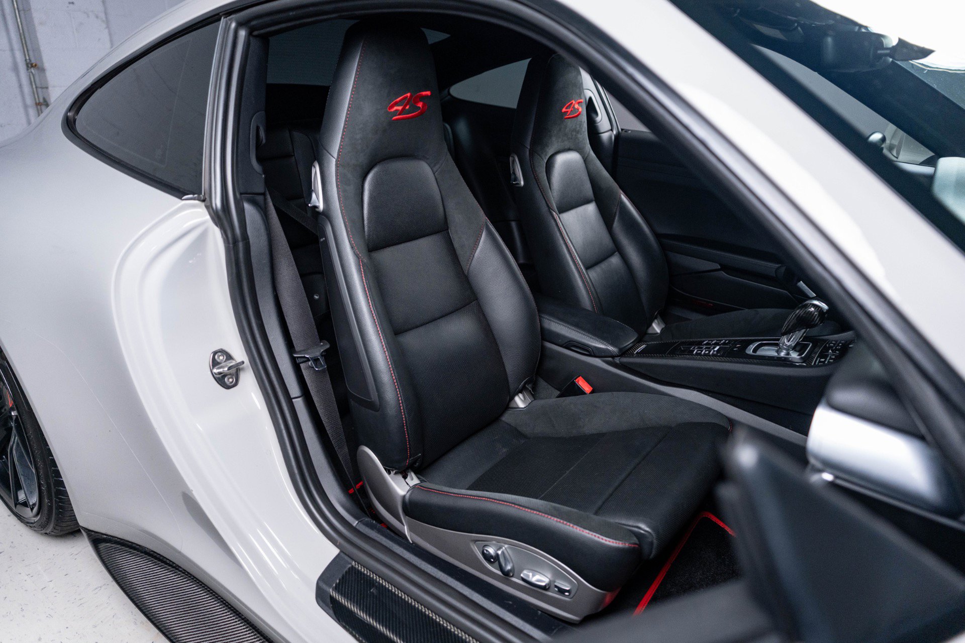 Used 2018 Porsche 911 Carrera 4S AWD/4WD image 50