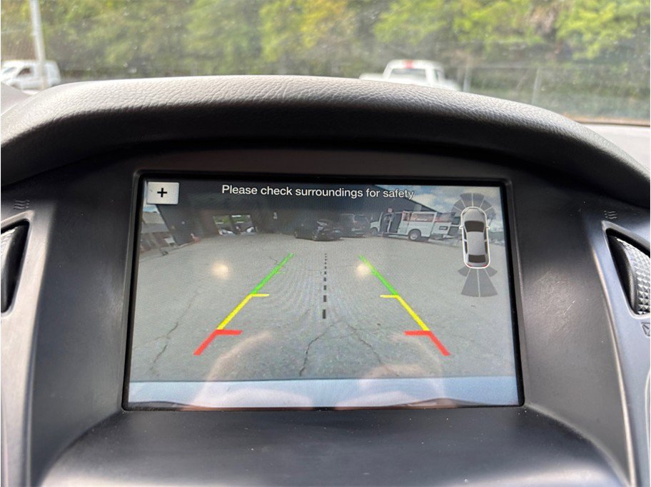 Used 2018 Ford Focus Titanium w/ Titanium Technology Package FWD image 32