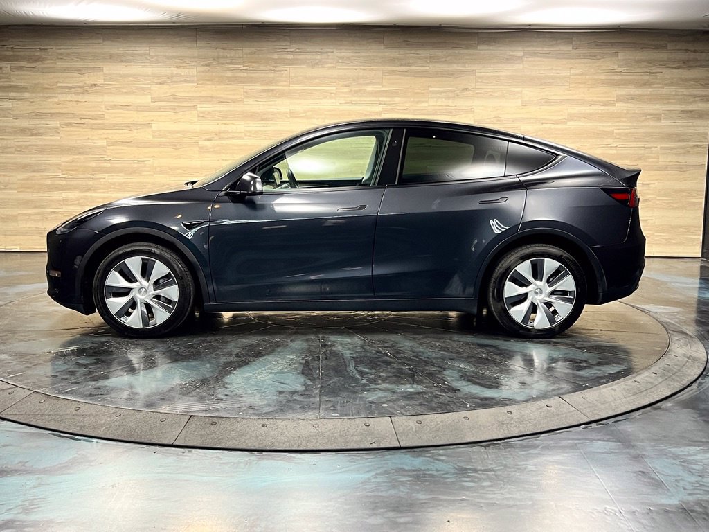 Used 2024 Tesla Model Y Long Range AWD/4WD image 21