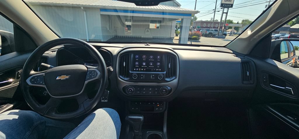 Used 2019 Chevrolet Colorado Z71 AWD/4WD image 14