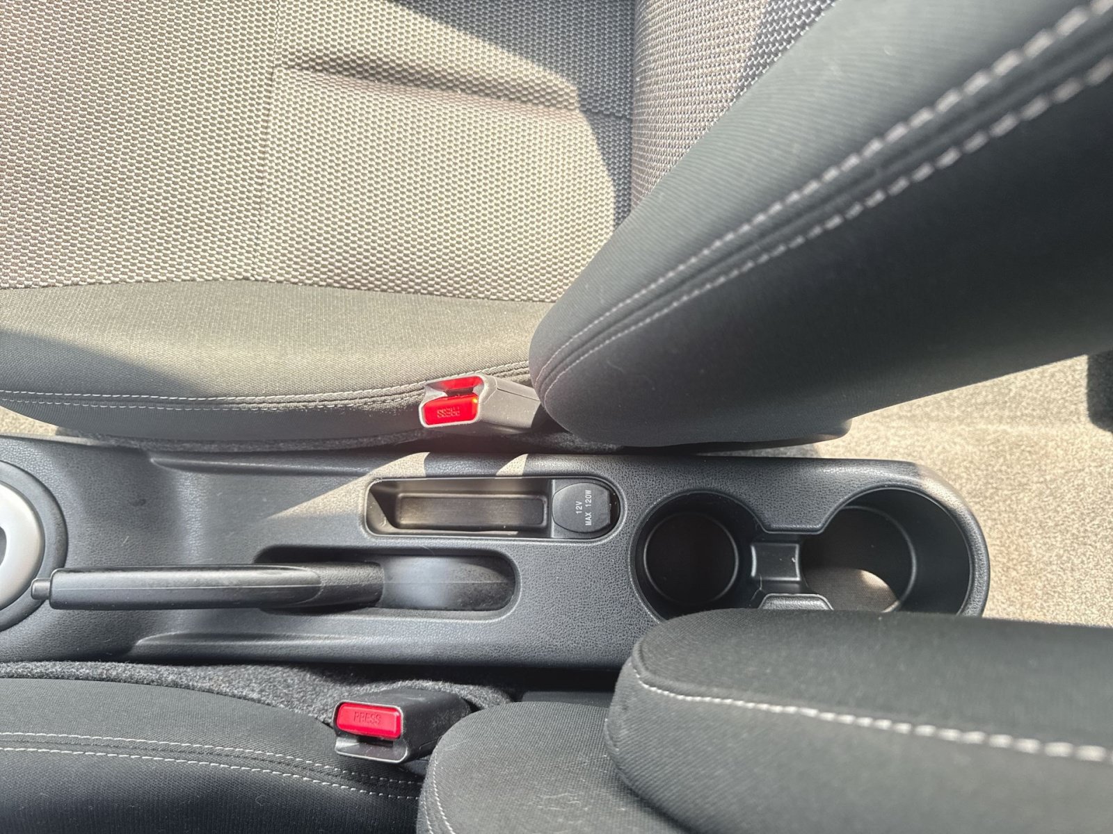 Used 2018 Nissan Versa SV FWD image 38
