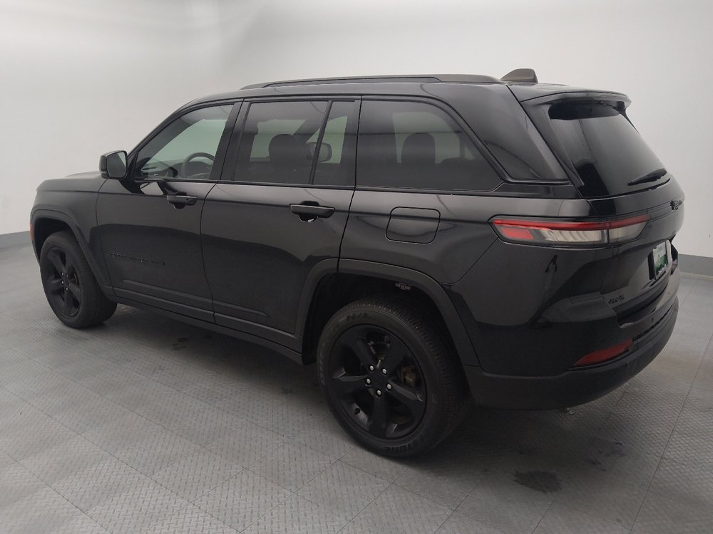 Used 2023 Jeep Grand Cherokee Altitude AWD/4WD image 3