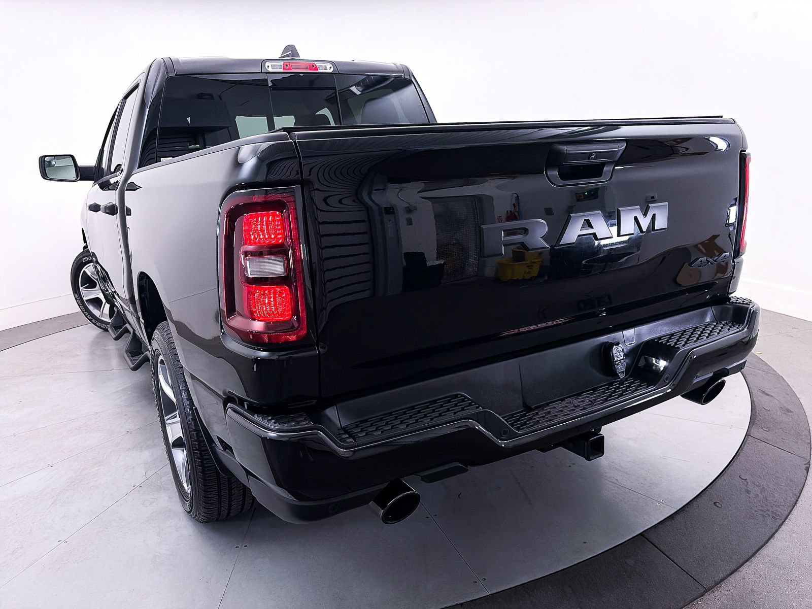 Used 2025 RAM 1500 Tradesman AWD/4WD image 5