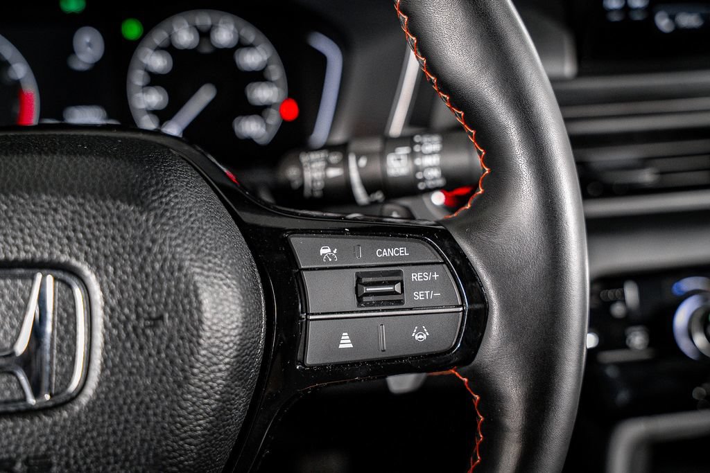 Used 2025 Honda Pilot TrailSport image 31