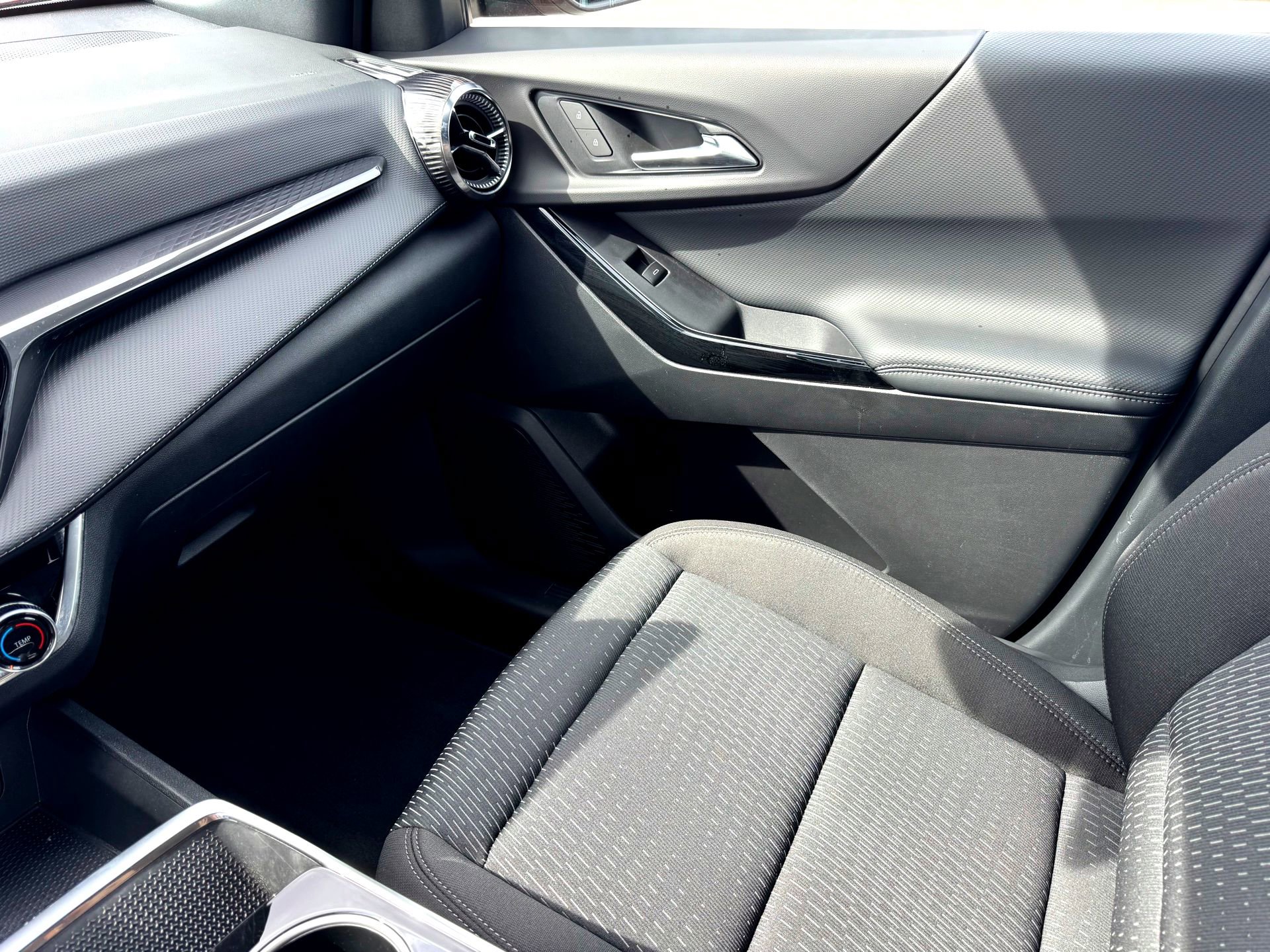 Used 2026 Chevrolet Equinox LT image 33