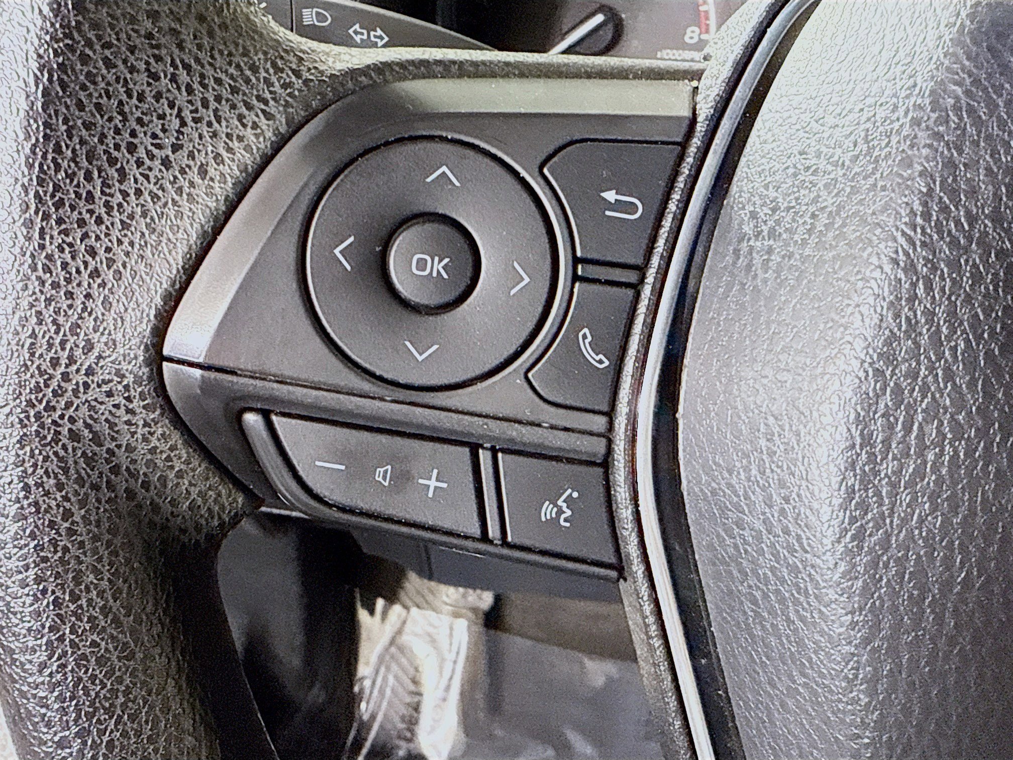 Used 2018 Toyota Camry LE image 14