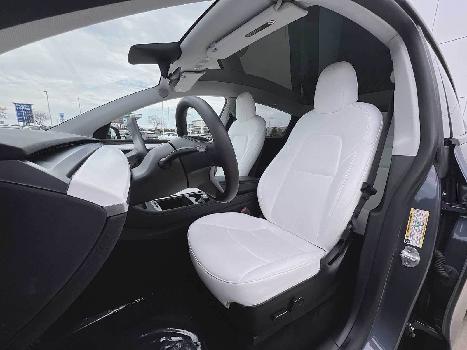 Used 2023 Tesla Model Y Long Range image 13