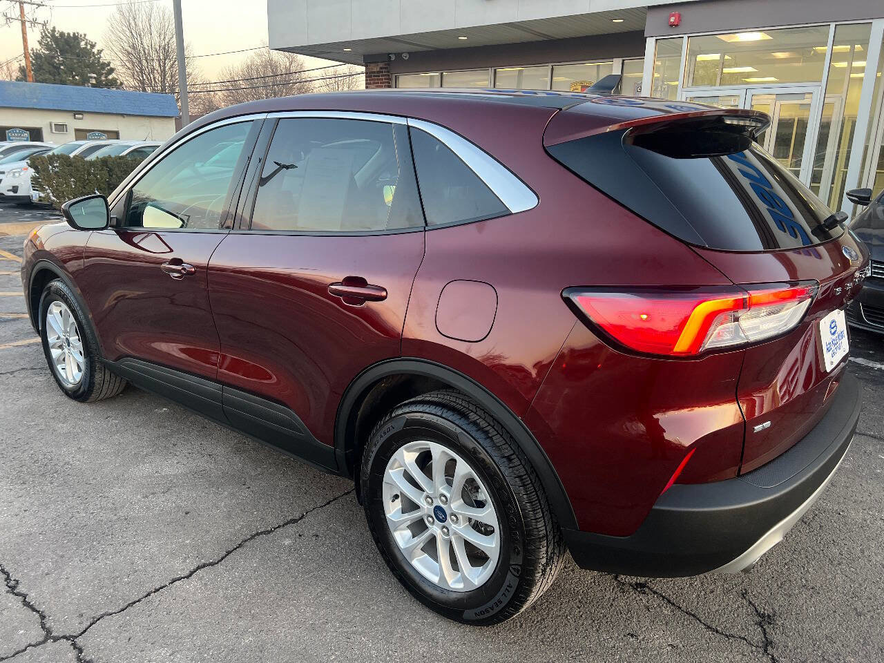 Used 2021 Ford Escape SE image 12