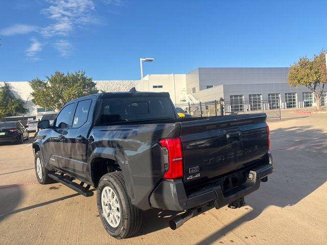Used 2025 Toyota Tacoma SR5 w/ SR5 Upgrade Package AWD/4WD image 7