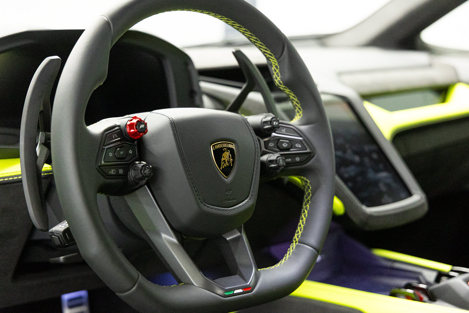 Used 2026 Lamborghini Temerario AWD/4WD image 33