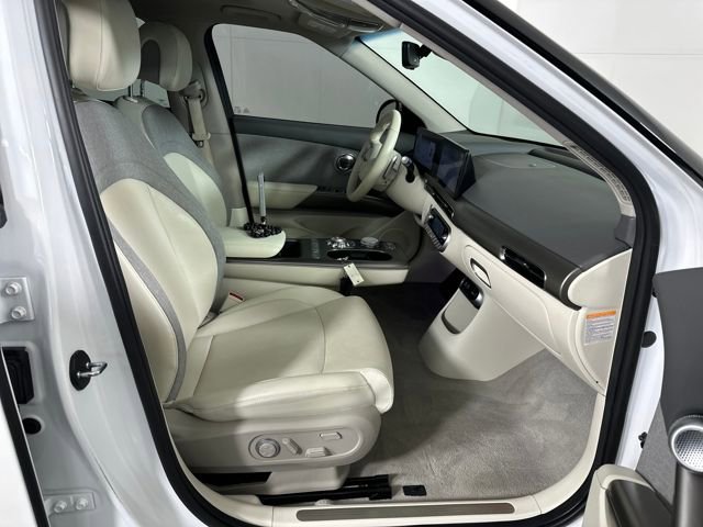 Used 2025 Genesis GV60 Advanced image 28