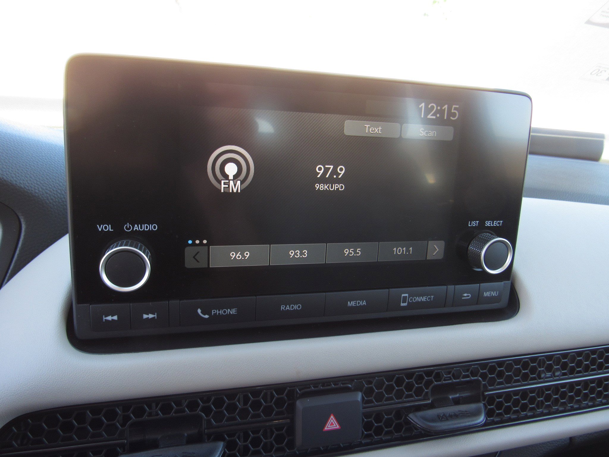 Used 2025 Honda HR-V LX image 18