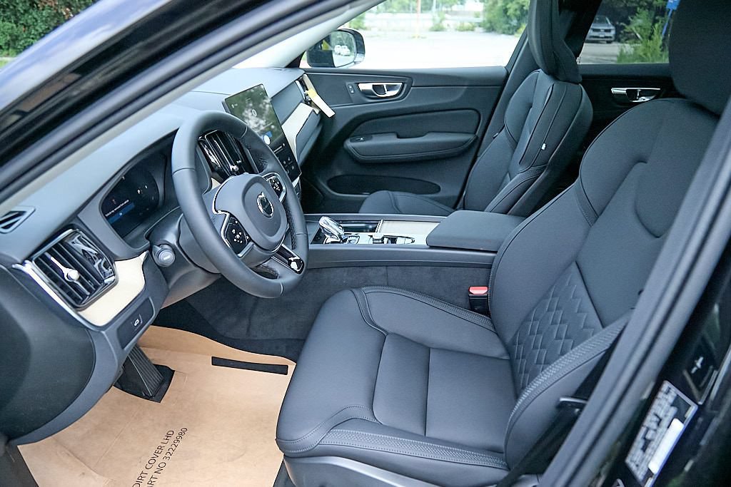 New 2026 Volvo XC60 B5 Plus w/ Climate Package AWD/4WD image 17