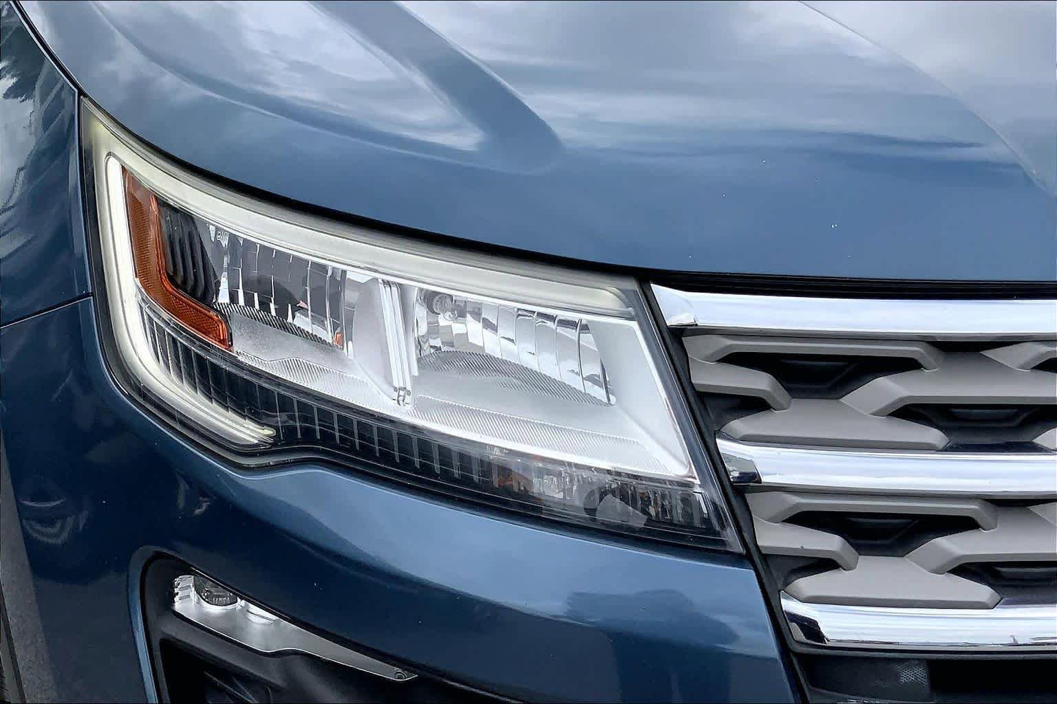 Used 2018 Ford Explorer XLT w/ Equipment Group 202A FWD image 27