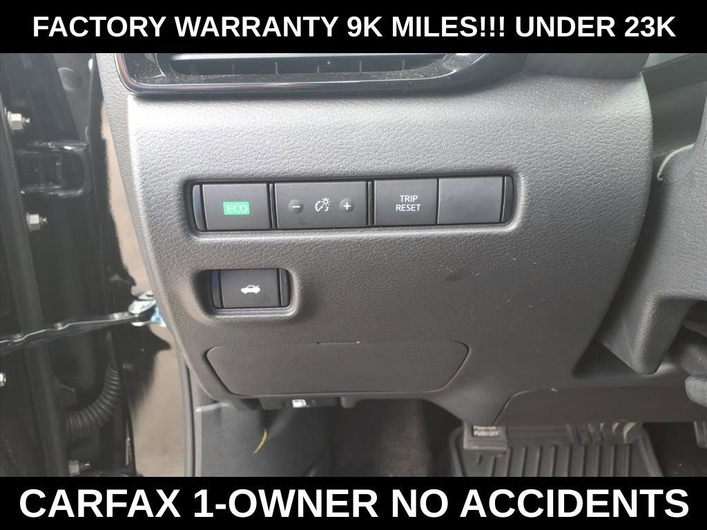 Used 2025 Nissan Sentra SV FWD image 17