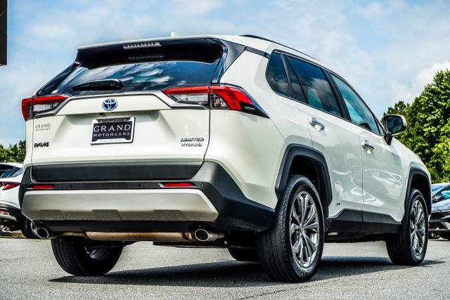 Used 2022 Toyota RAV4 Limited AWD/4WD image 12