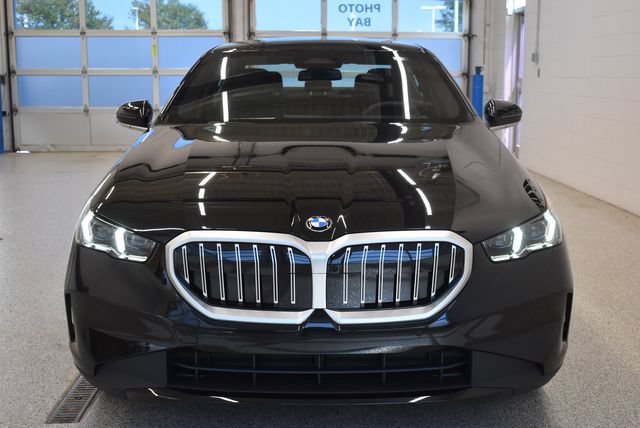 New 2027 BMW 530i xDrive w/ Premium Package AWD/4WD image 3