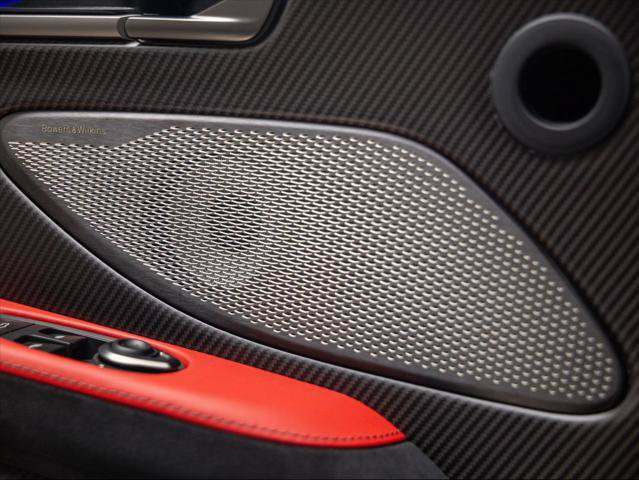 Used 2025 Aston Martin Vanquish RWD image 21