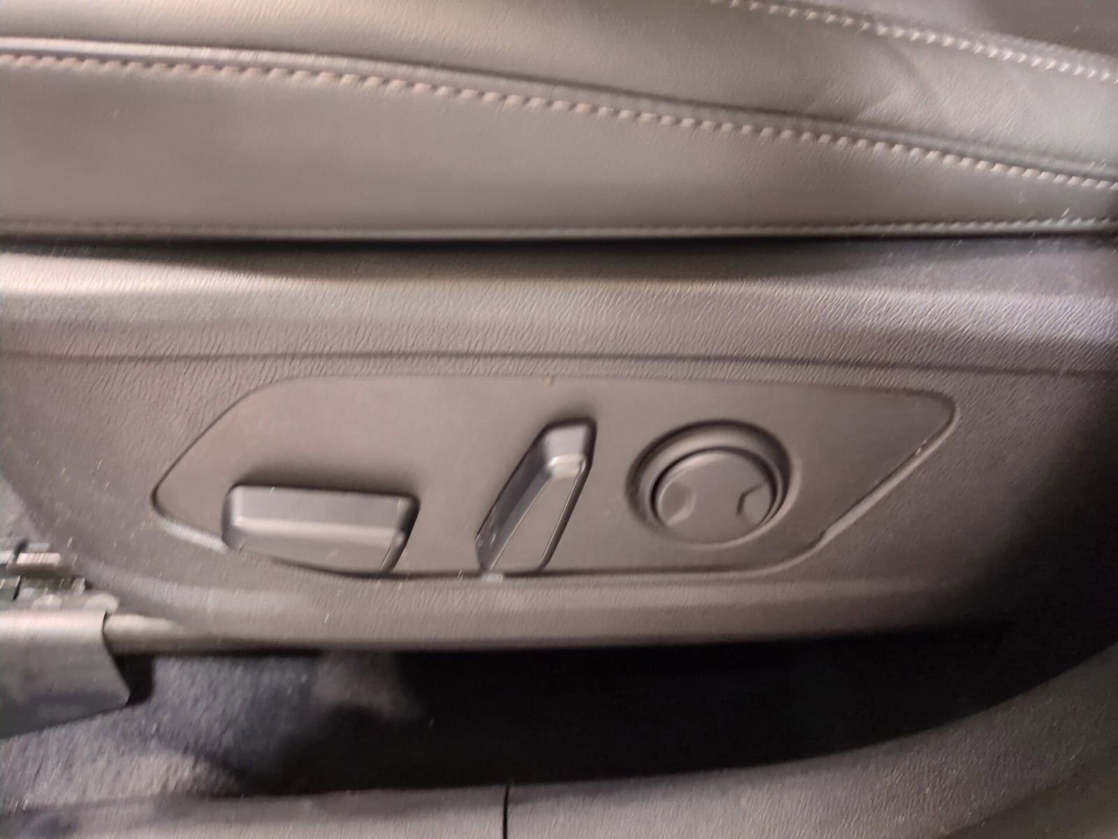 Certified 2025 Kia Sorento S image 18