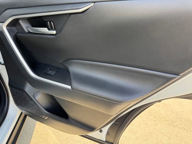 Used 2025 Toyota RAV4 XLE image 9