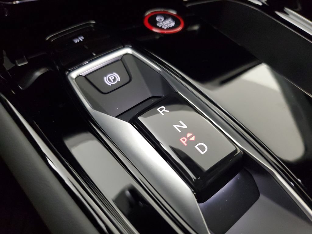 Used 2023 Audi RS e-tron GT w/ Carbon Performance Package AWD/4WD image 29