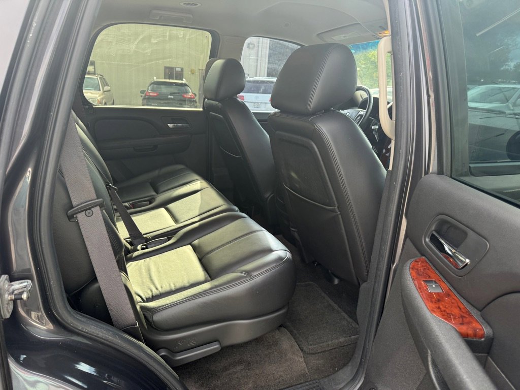 Used 2011 Chevrolet Tahoe LT w/ Luxury Package image 16