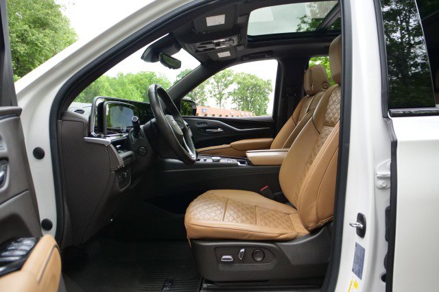 Used 2022 Cadillac Escalade Sport w/ Touring Package AWD/4WD image 30