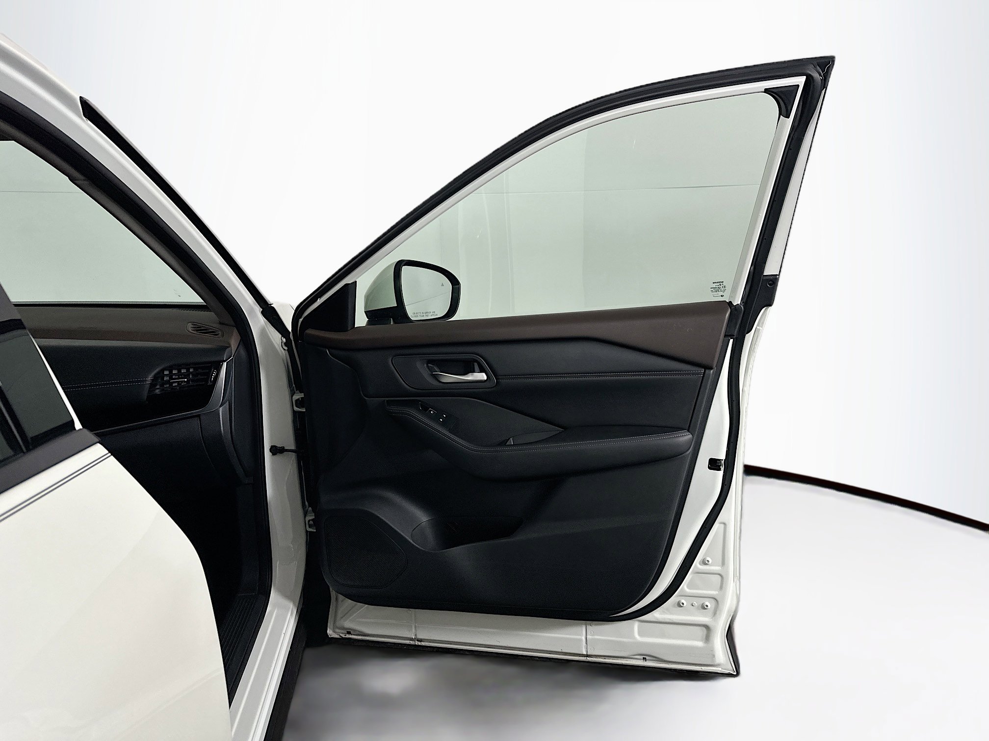 Used 2023 Nissan Rogue SL w/ SL Premium Package image 34