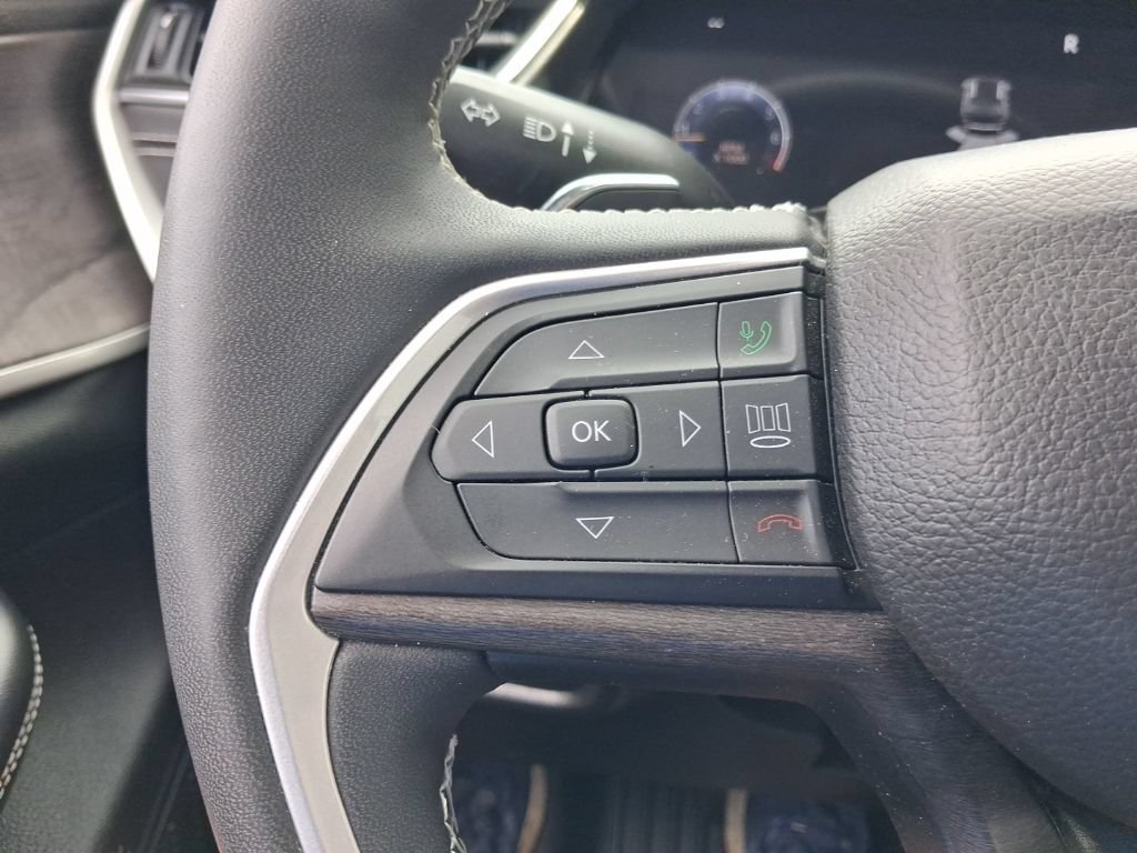 Certified 2023 Jeep Grand Cherokee Limited AWD/4WD image 21