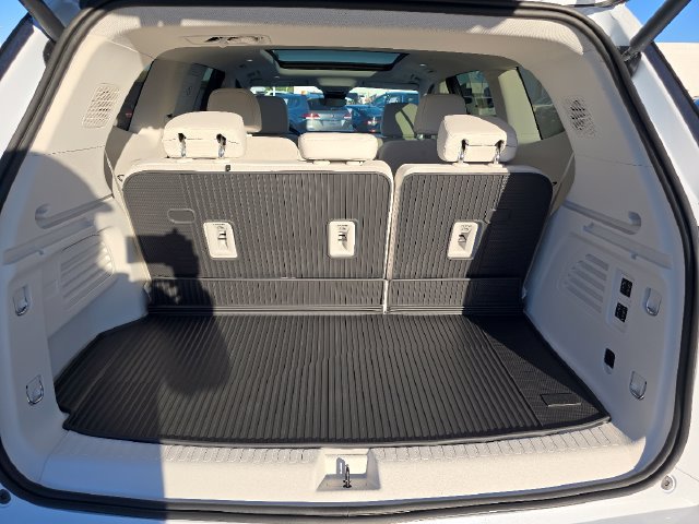 New 2027 Buick Enclave Avenir w/ LPO, Illumination Package AWD/4WD image 23