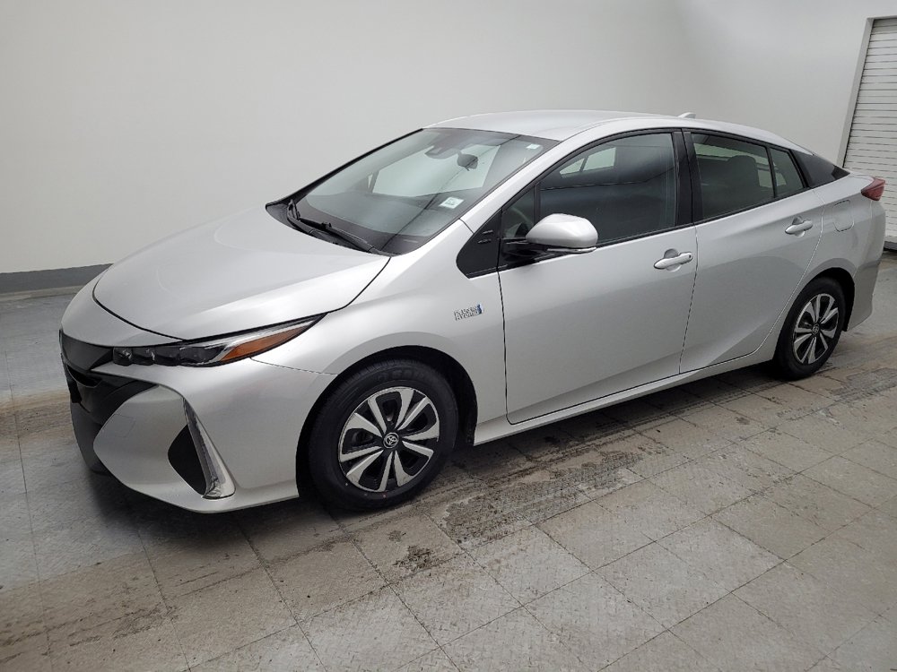 Used 2017 Toyota Prius Prime Plus image 2