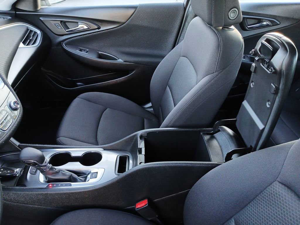 Used 2024 Chevrolet Malibu LT image 18