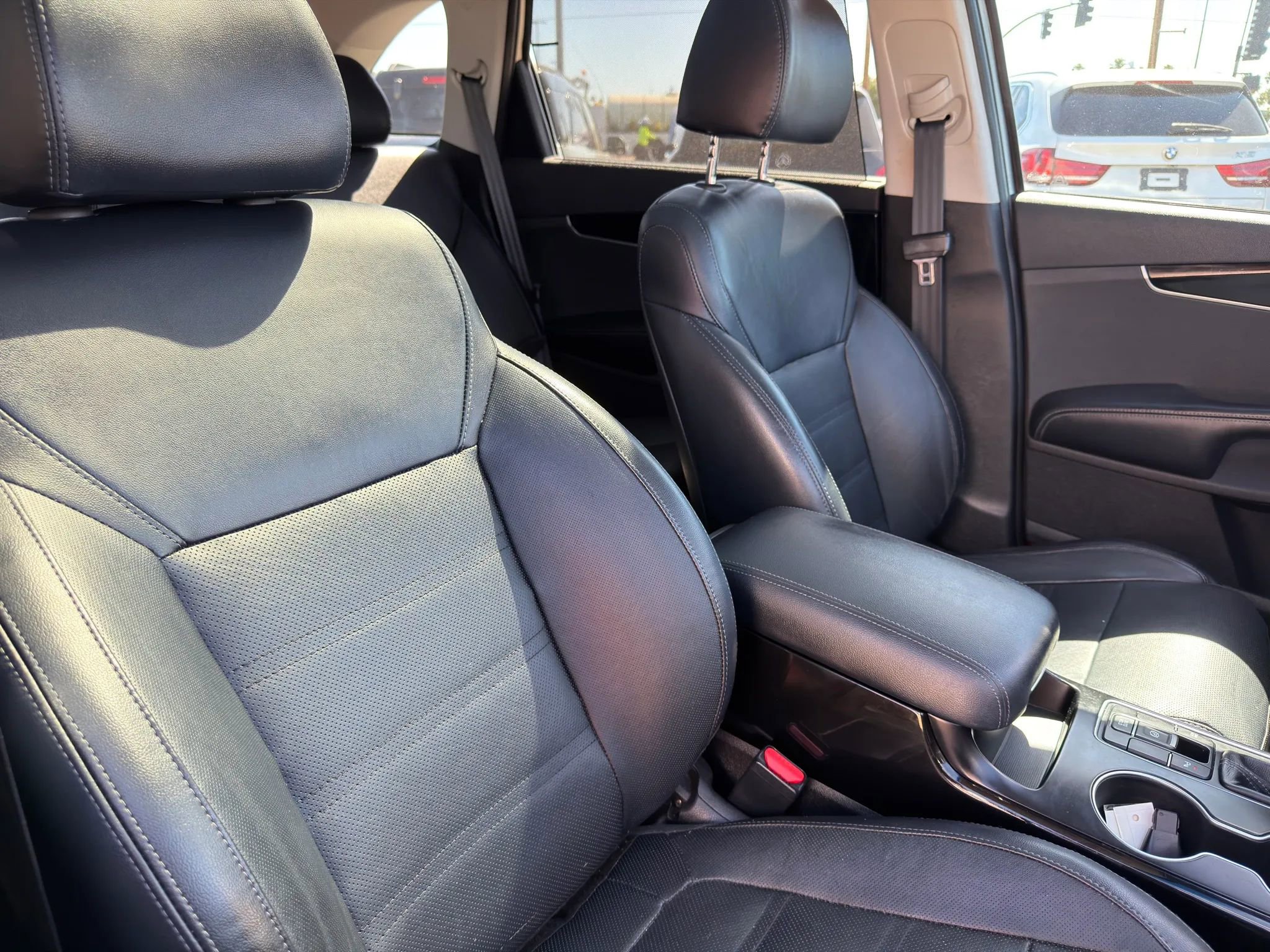 Used 2019 Kia Sorento SX image 26